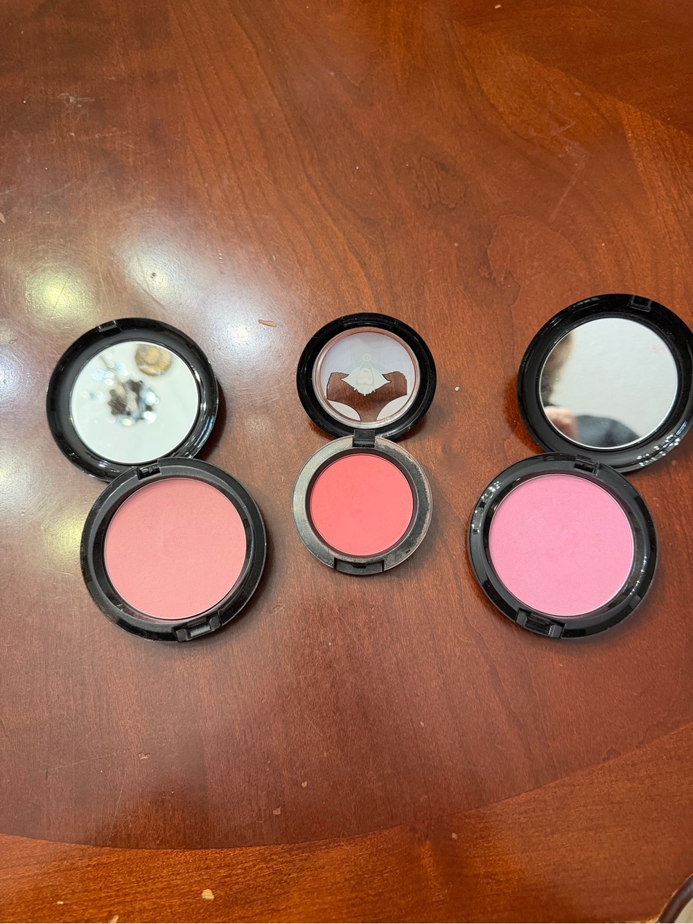 MAC Cosmetics Villain Queen blushes Trio - Black, Purple & Red - Picture 3 of 4